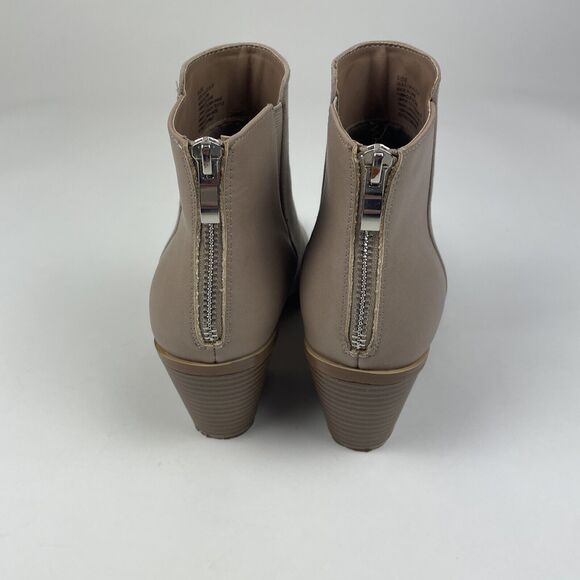 Shoedazzle Tan Booties - Stylish & Chic - Size 6 - Picture 4 of 7